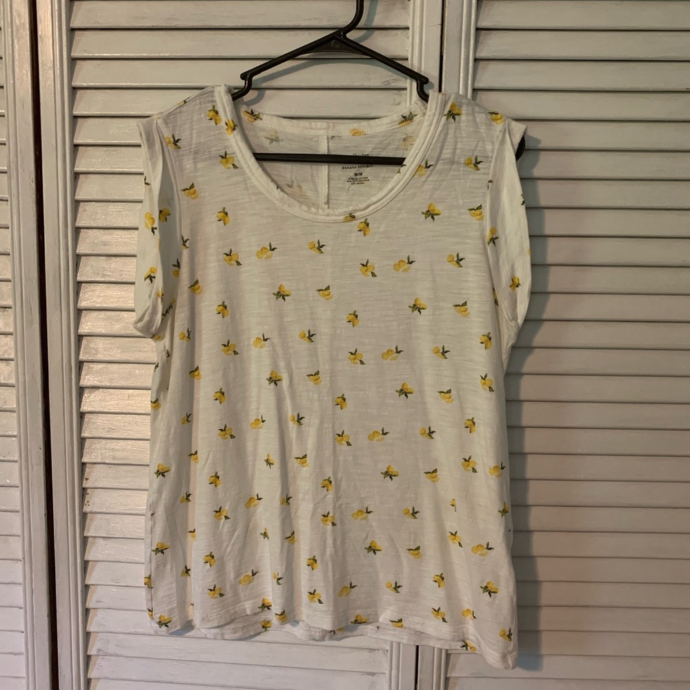 Banana Republic Lemon Printed Women's Tee Size Medium EUC